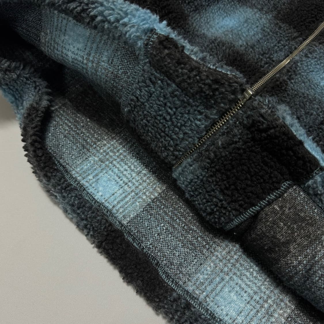 스투시(STUSSY) 블루컬러 쉐도우 플리에드 패턴 집업 쉐르파 자켓 상품이미지6