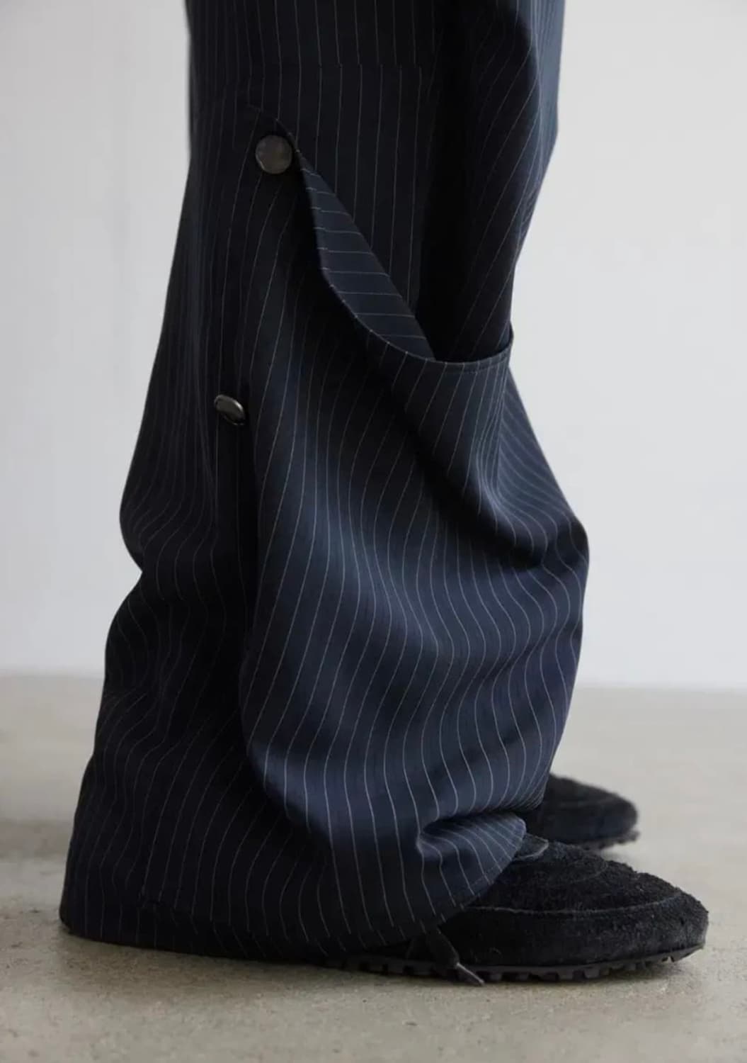 해칭룸 아머팬츠 스트라이프 다크 네이비 상품이미지3