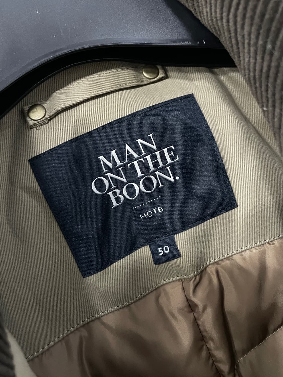 맨온더분 코듀로이 카라 벨티드 구스다운 코트 상품이미지4