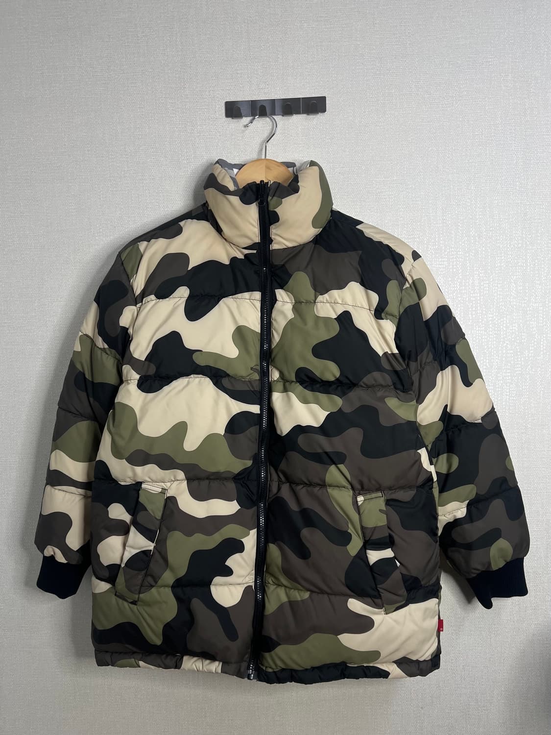 리바이스 리버시블 밀리터리 카모 패딩 상품이미지1