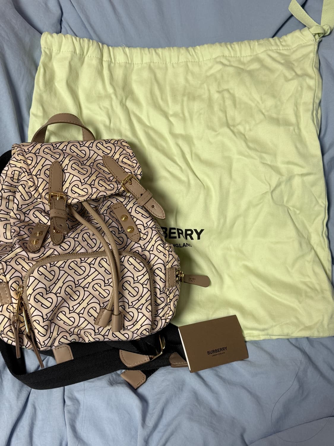 버버리 모노그램 나일론 스몰 백팩 상품이미지8