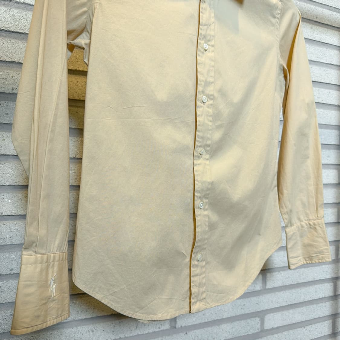 랄프로렌 베이직 코튼 셔츠 백 다트 소매자수 디테일 슬림핏 옐로우 상품이미지5