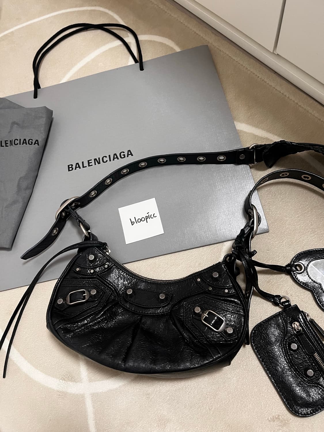 발렌시아가 르카골 XS 블랙 (카드지갑+하트미러) 상품이미지2