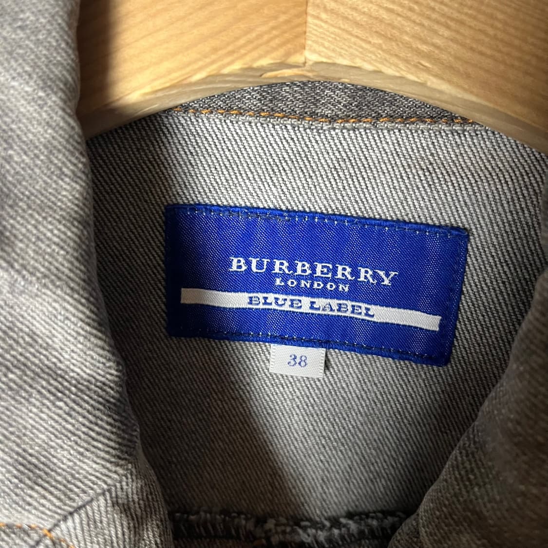 [Burberry] 버버리 블루라벨 워싱 미디 데님자켓 상품이미지6