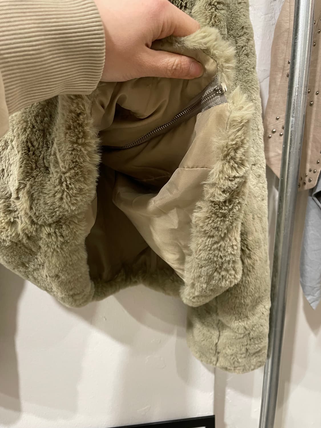 Pale Khaki Fur Jacket 상품이미지9