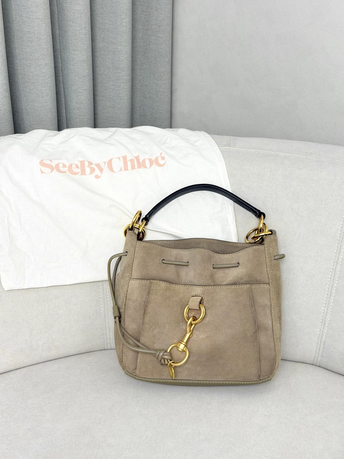 끌로에 스웨이드 드로스트링 2WAY 숄더백 상품이미지1