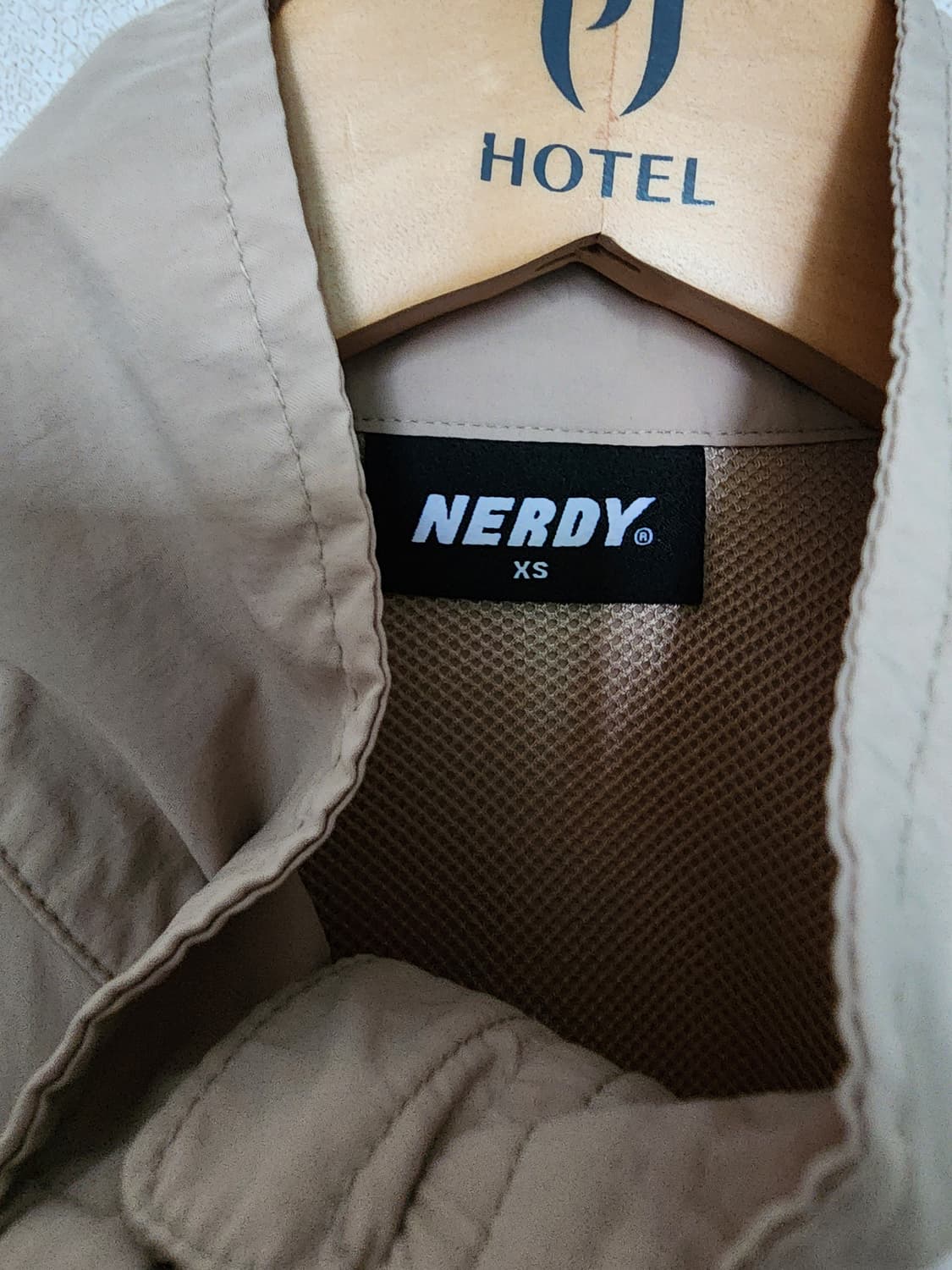 널디 베이지색 트랙 자켓 상품이미지3