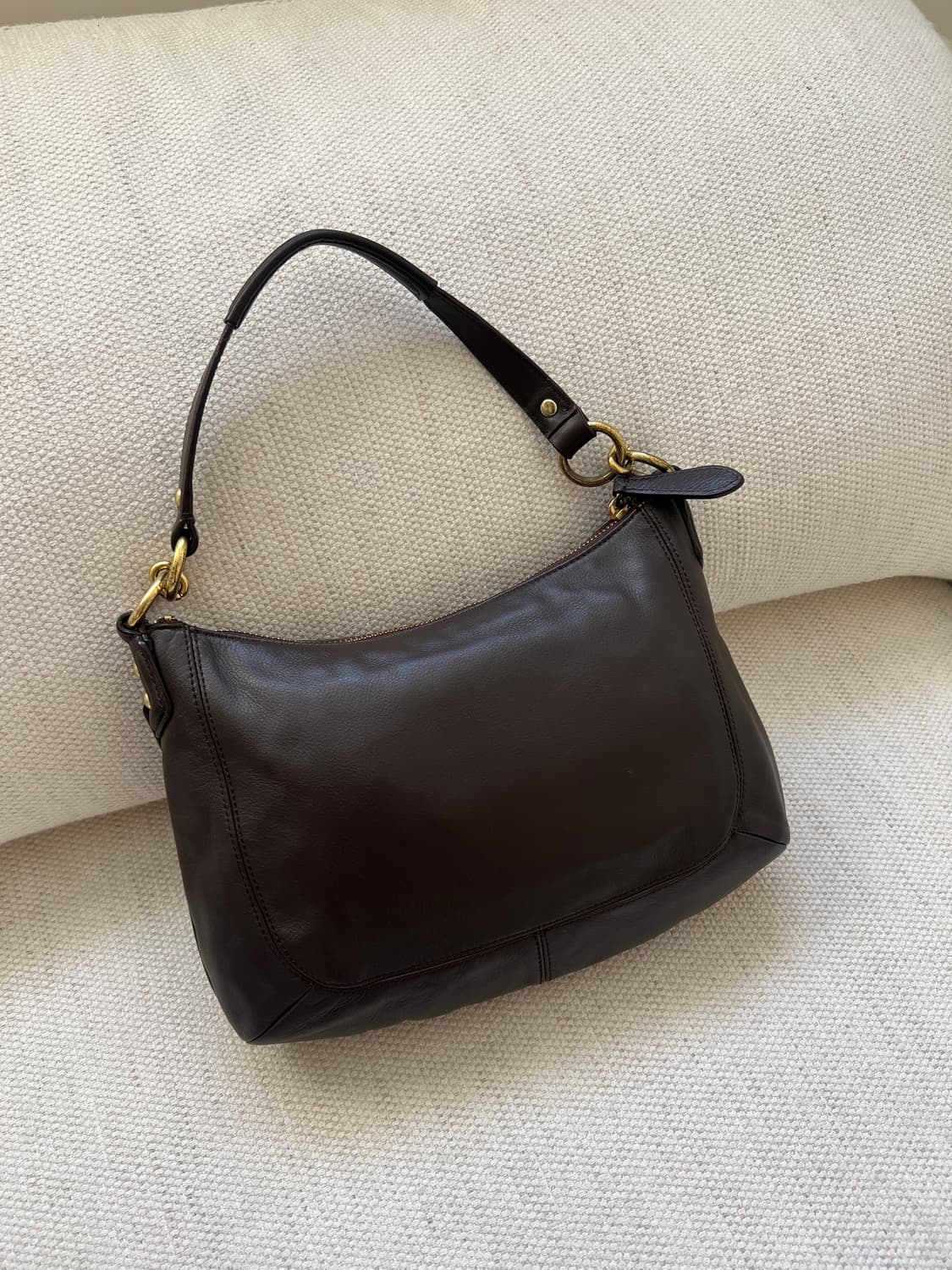 코치 브라운 레더 숄더백 상품이미지8