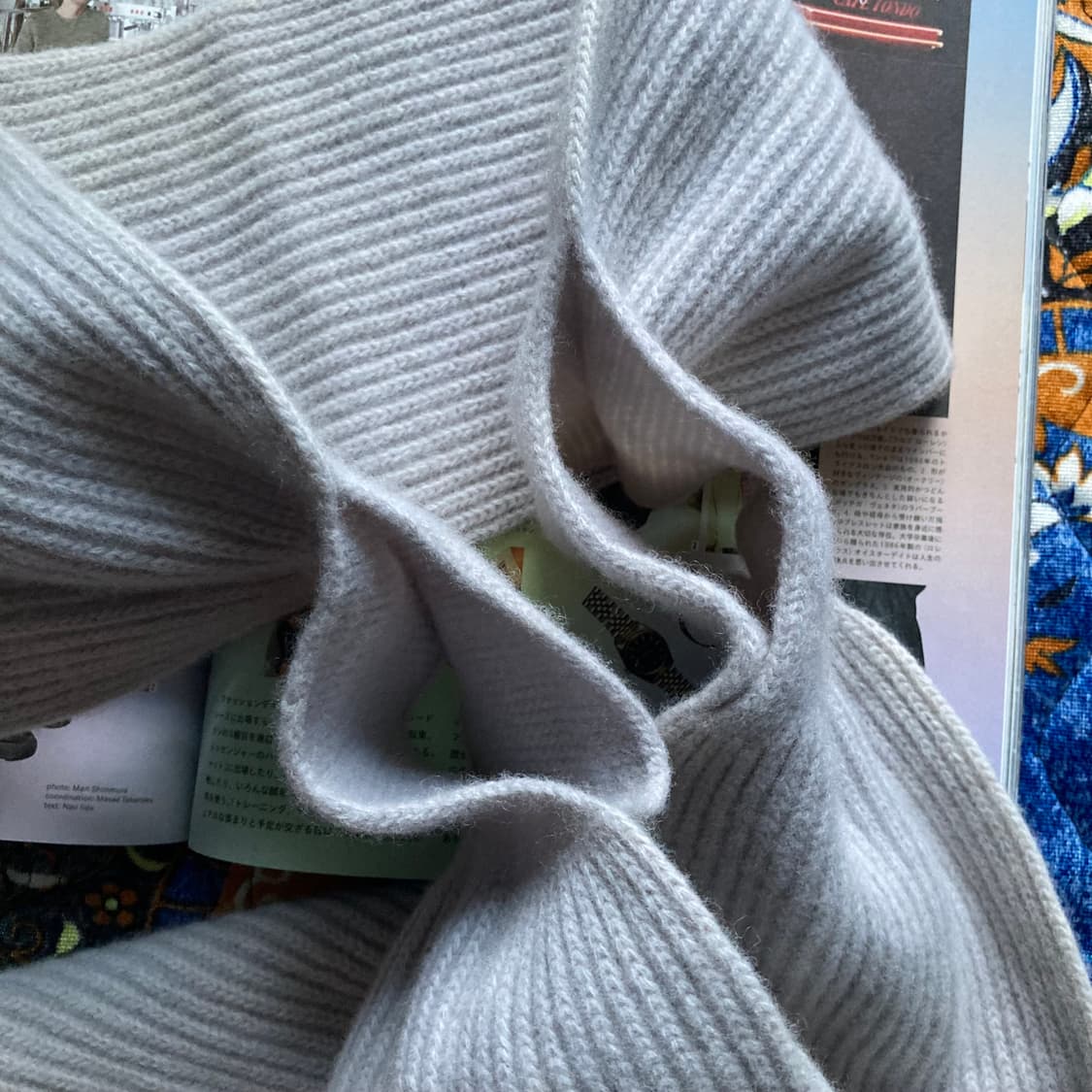 빈티지 라이트 그레이 니트 매듭 리본 타이 디테일 머플러 목도리 상품이미지2