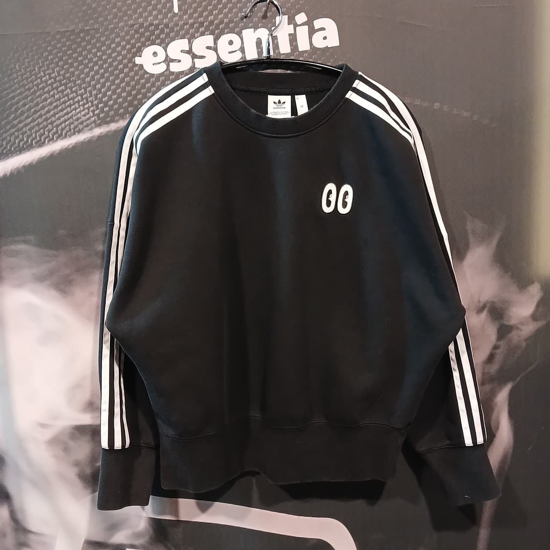 아디다스 눈알 삼선 맨투맨 상품이미지1