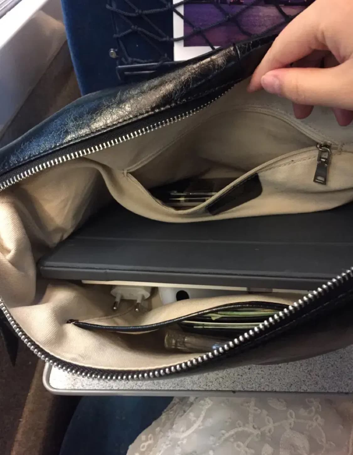 폴린느 글로시 레더백 상품이미지4