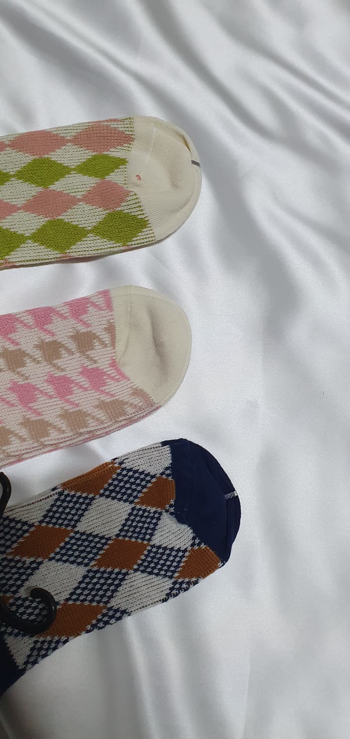 네이비 크림베이지 핑크 브라운 올리브 체크 도형 비비안웨스트우드  양말  상품이미지6