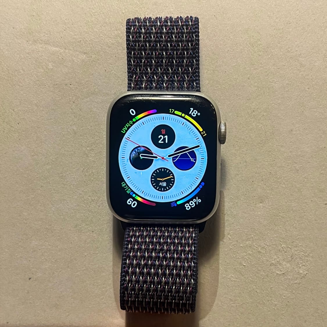 애플워치 4 셀룰러+GPS 44mm 실버 모델 A급 상품이미지3