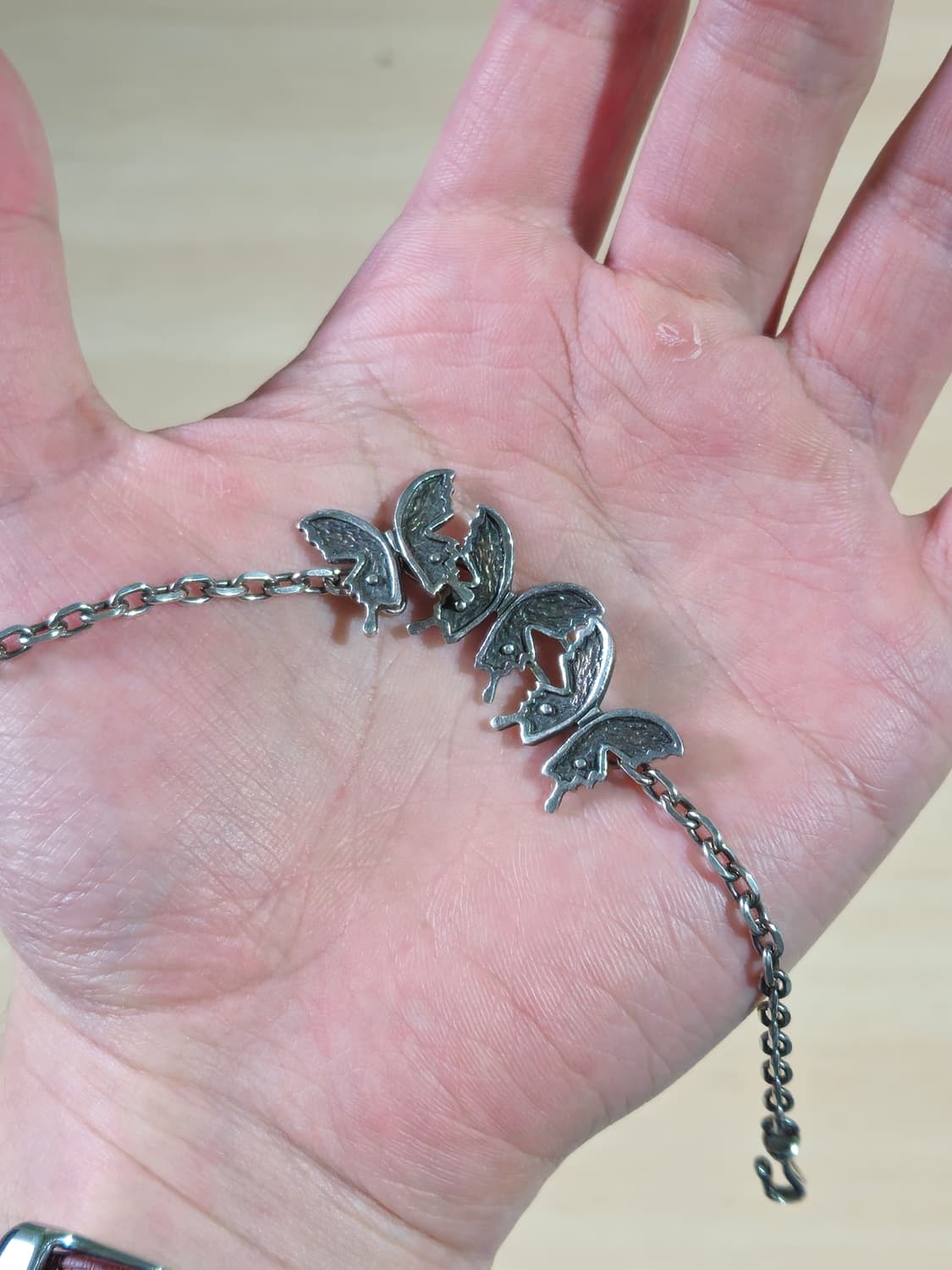 바호스튜디오 texture butterfly bracelet 나비 팔찌 상품이미지3