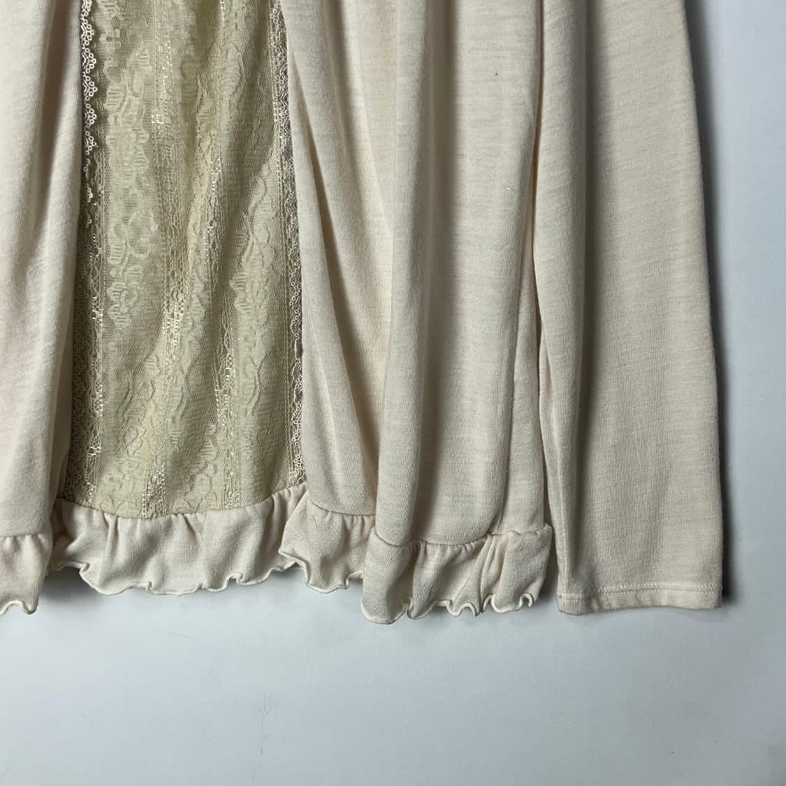 [axes femme] 엑시즈팜 레이스 셔링 블라우스 상품이미지4