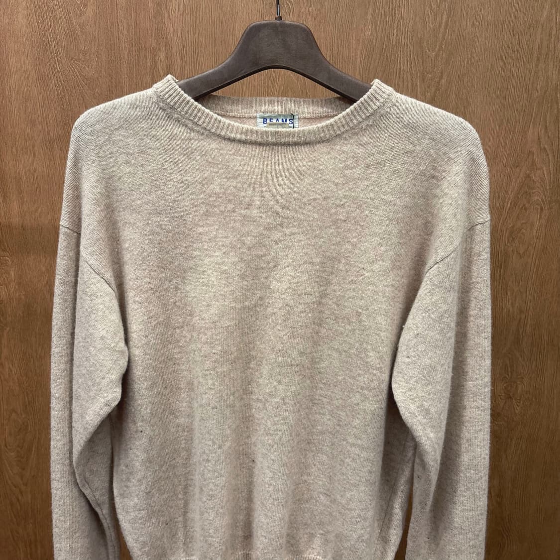 빔즈 라운드넥 코튼 긴팔 니트 무지 디테일 루즈핏 베이지 상품이미지4