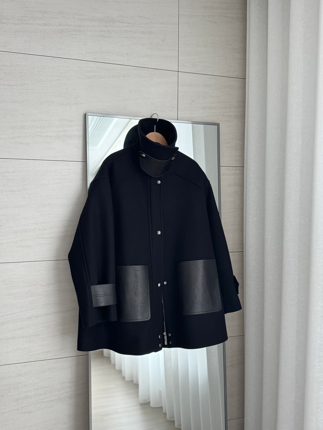 <2회 착용🖤> R2W 에버트 레더패치 하프코트 Ebert 상품이미지2