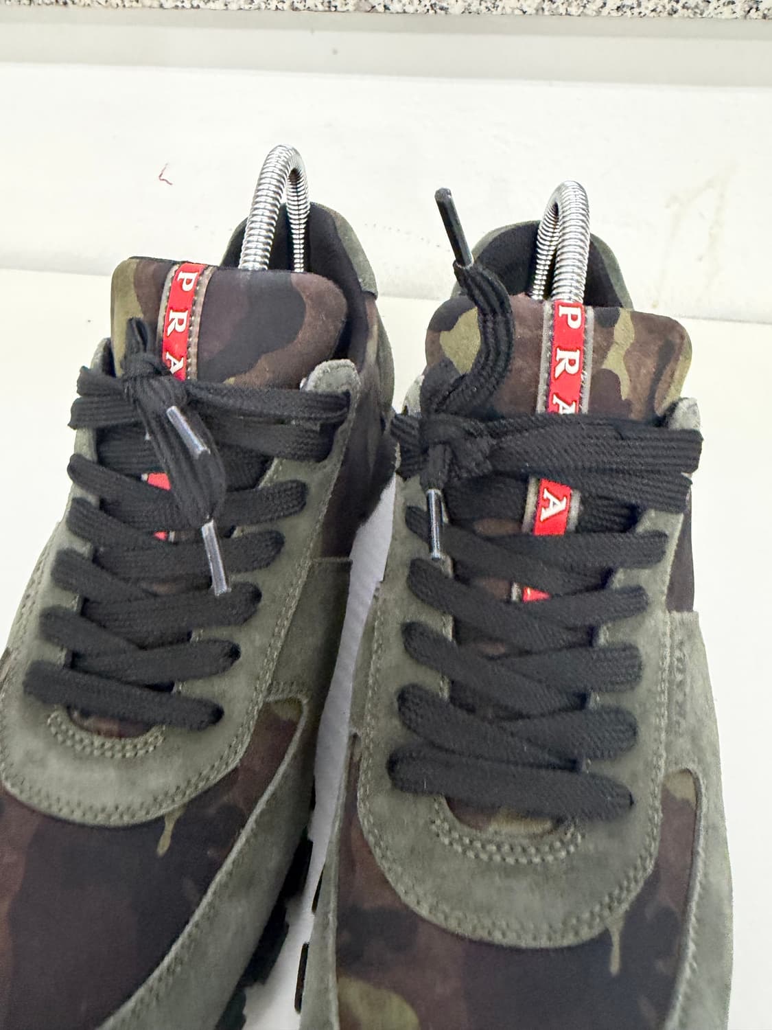 정품) 프라다 남성 카모플라쥬 나일론 스웨이드 스니커즈 8 상품이미지4