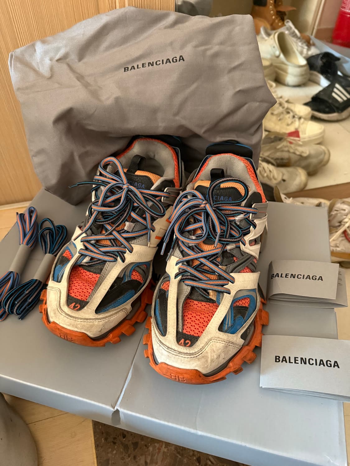 발렌시아가 트랙 42 상품이미지1