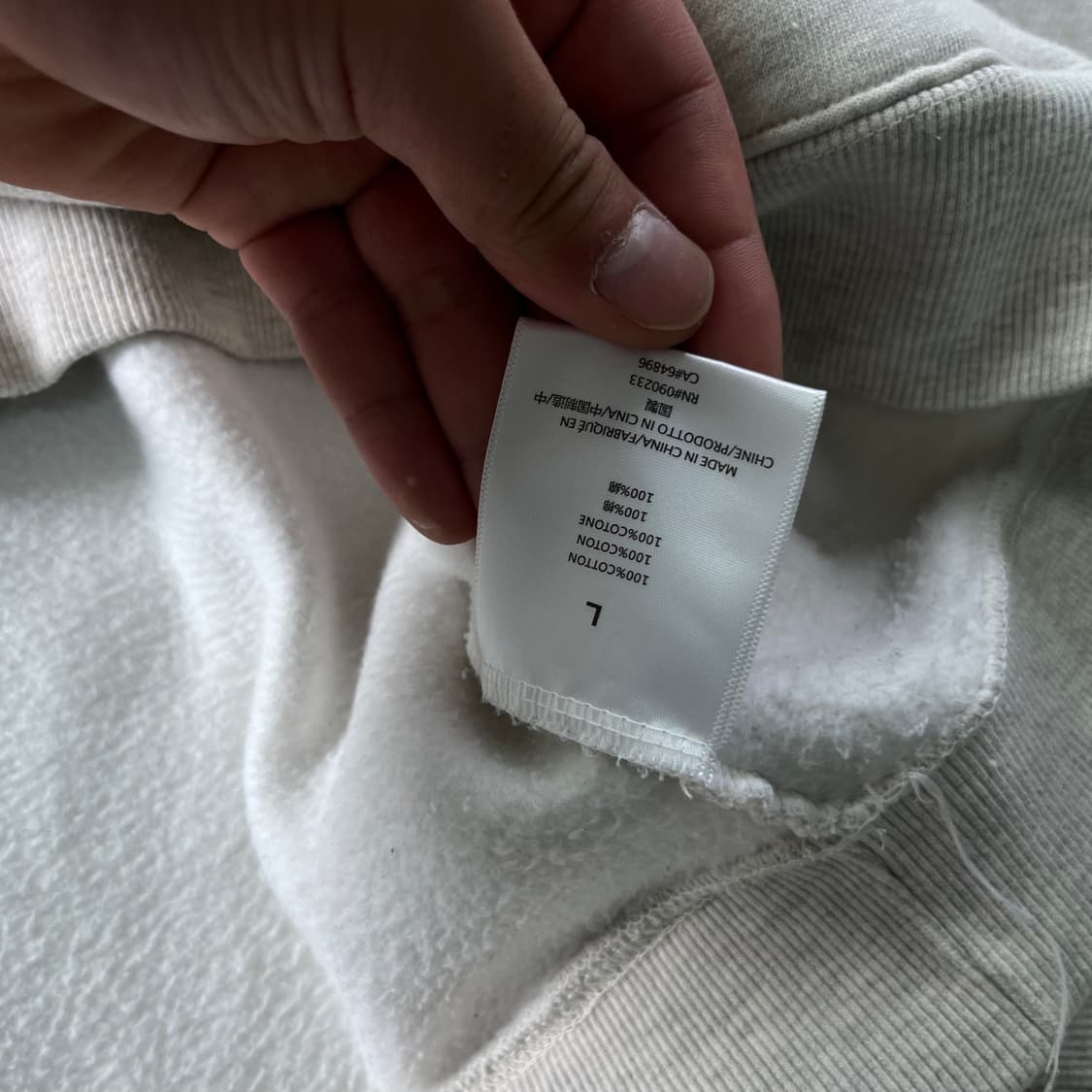 105 피오갓 에센셜 백로고 후드티 상품이미지7