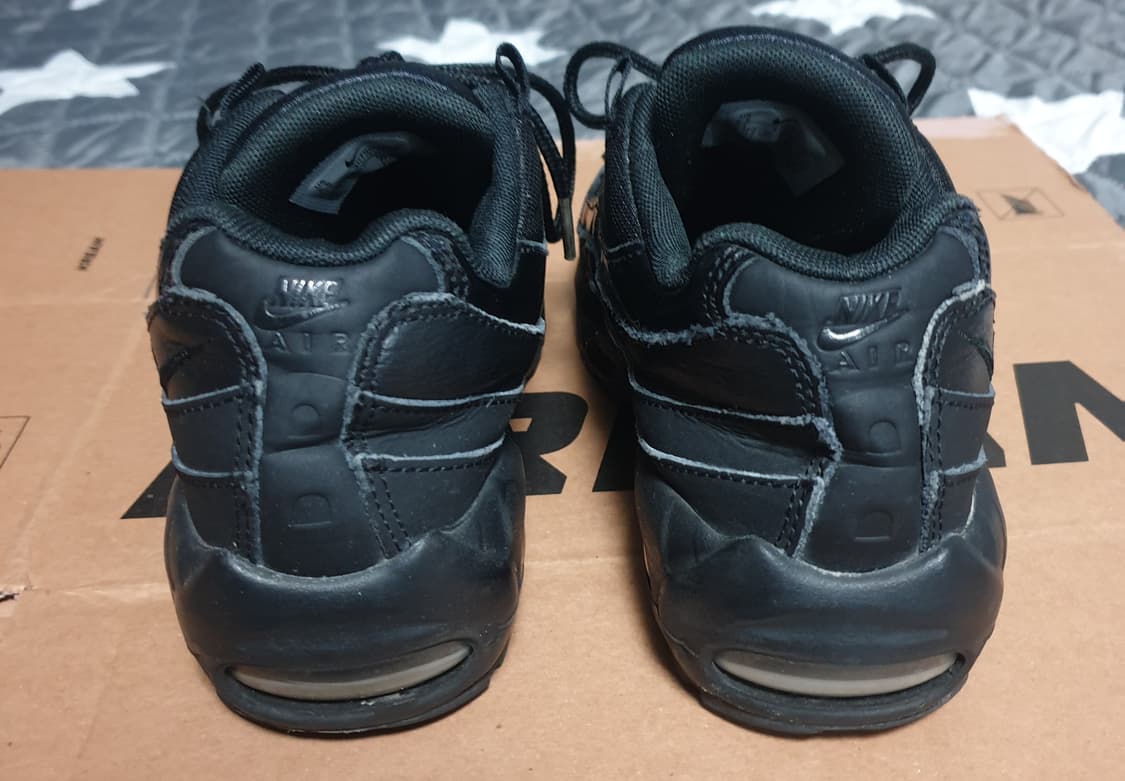 나이키 에어맥스 95 트리플블랙 (235) 307960-010 상품이미지4