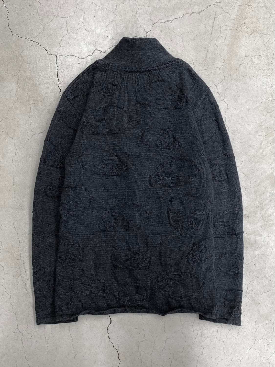 알렉산더 맥퀸 스컬 앰보싱 가디건 상품이미지6