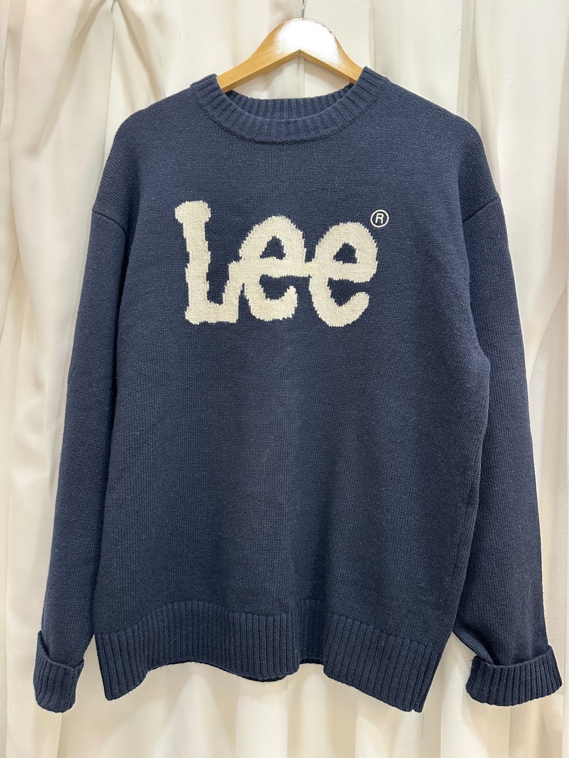 LEE 브랜드의 네이비 색상 니트 상품이미지1