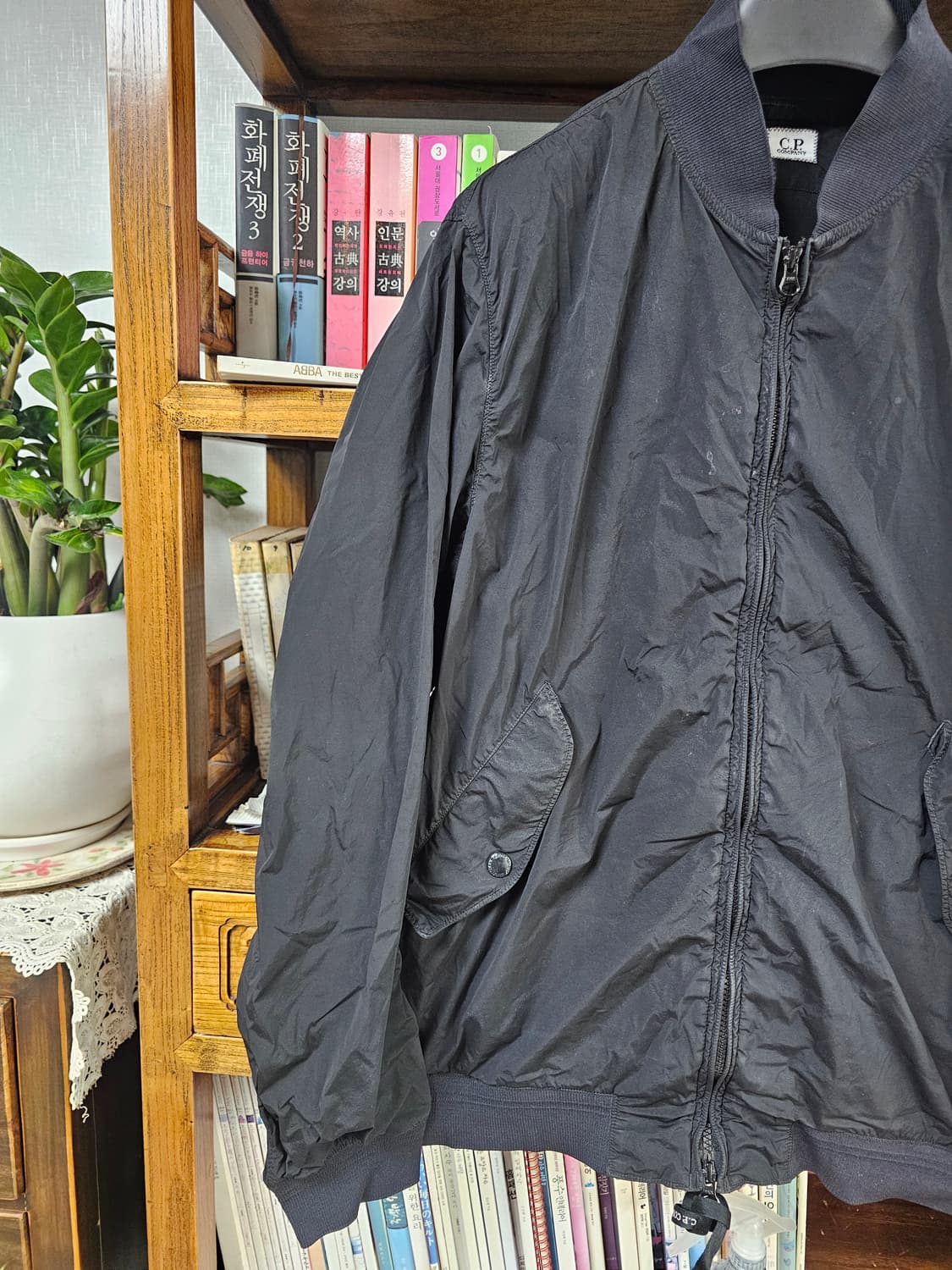 새상품급]씨피 CP컴퍼니 나일론 봄버 자켓 팔아요 ma1 마원 바람막이  상품이미지3