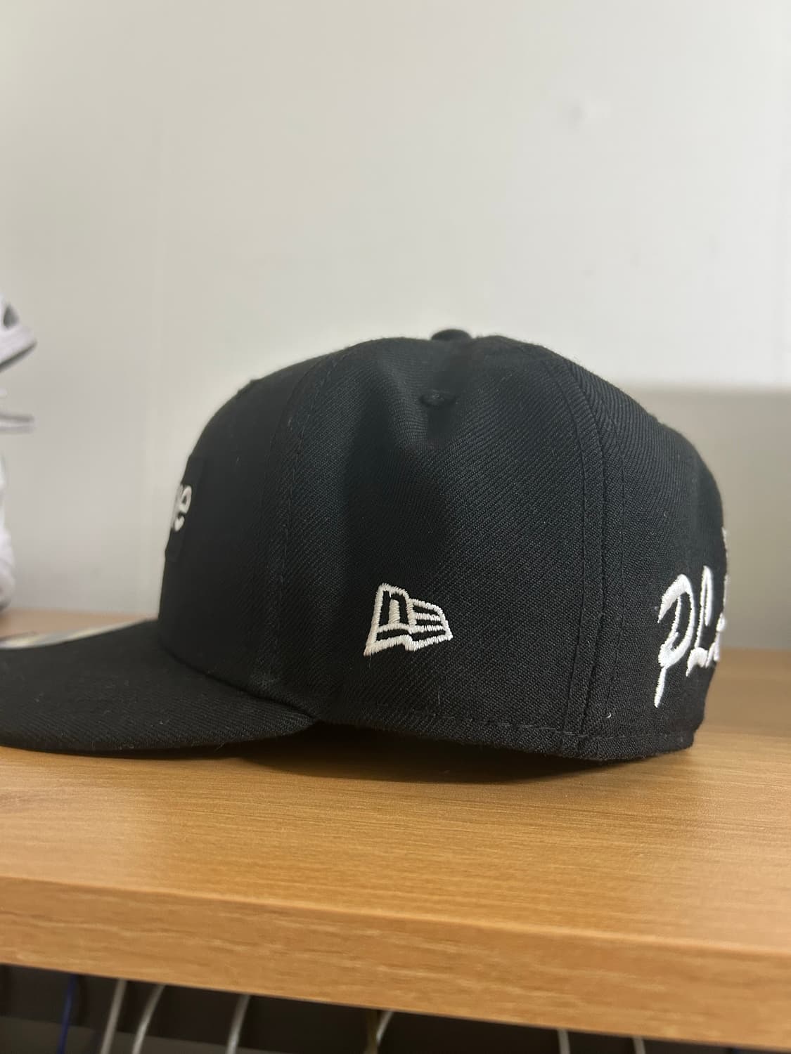 뉴에라 슈프림 플레이보이 콜라보 모자 상품이미지2