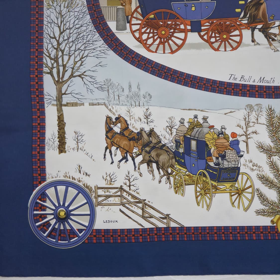 에르메스 까레 90 L'Hiver En Poste (겨울우편마차) 스카프 상품이미지4