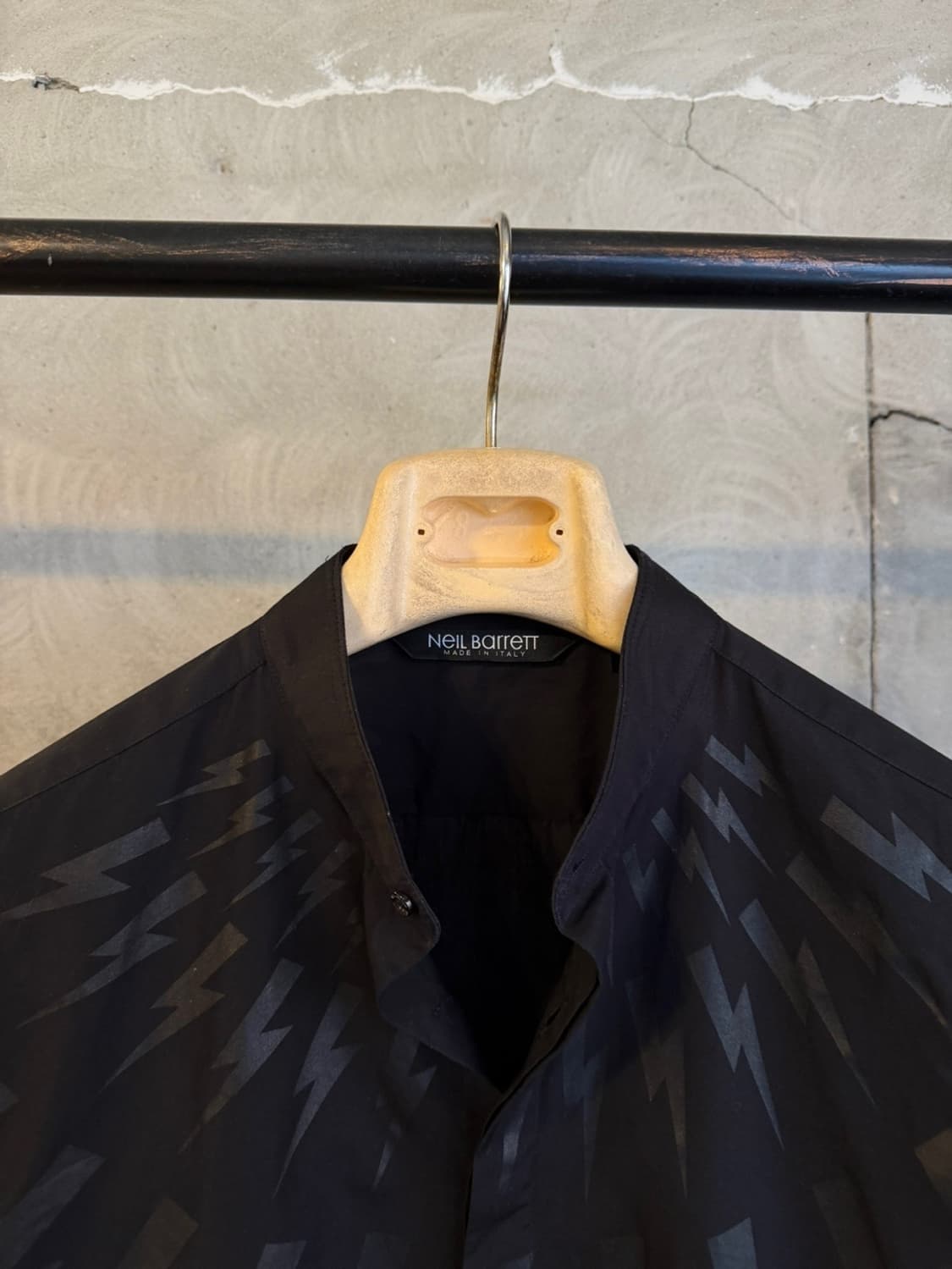 닐바렛 그래픽 카라리스 셔츠 100 상품이미지3