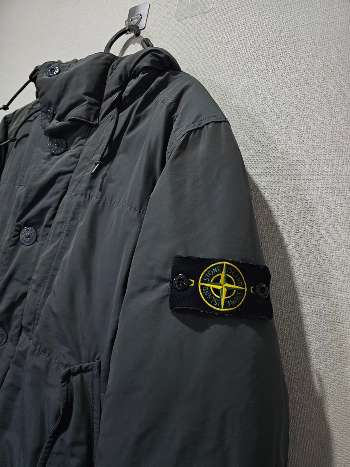 정품 스톤아일랜드 마이크로랩스 다운 패딩 95/M 상품이미지2