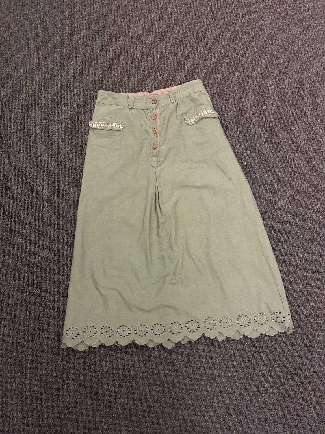 OS)wardrobe 빈티지 여성 꽃 펀칭 디테일 롱 스커트 상품이미지3