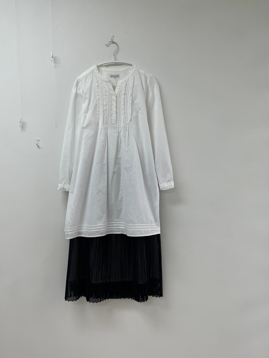 rhythomos 블랙  펀칭 플리츠 스커트 상품이미지6