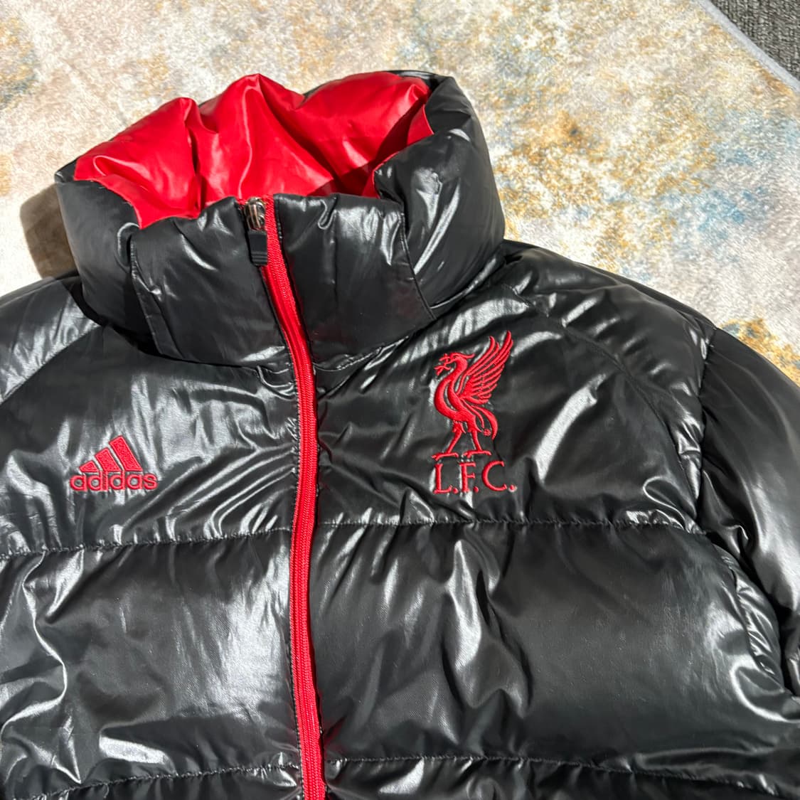 아디다스 리버풀 유광 패딩 상품이미지2