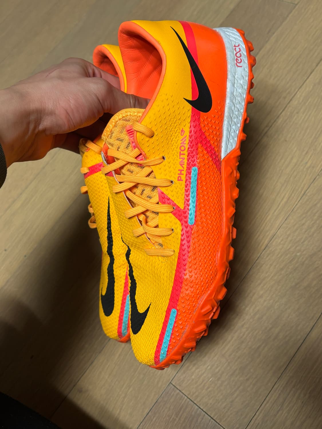 나이키 팬텀 gt2 프로 tf 255 상품이미지2