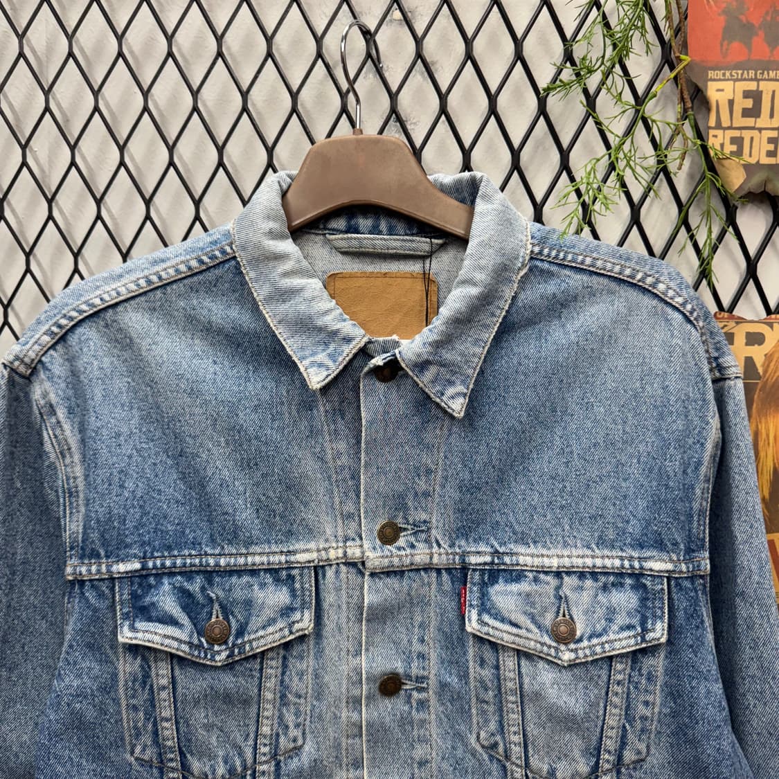 00s 리바이스 데님 트러커 자켓 전면 투포켓 디테일 연중청 상품이미지3