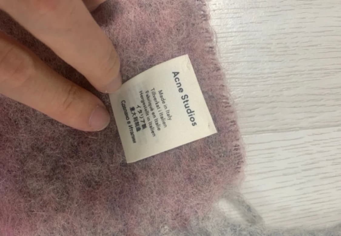 아크네스튜디오 머플러 푸시아라일락 올드택(조이 착용) 상품이미지3