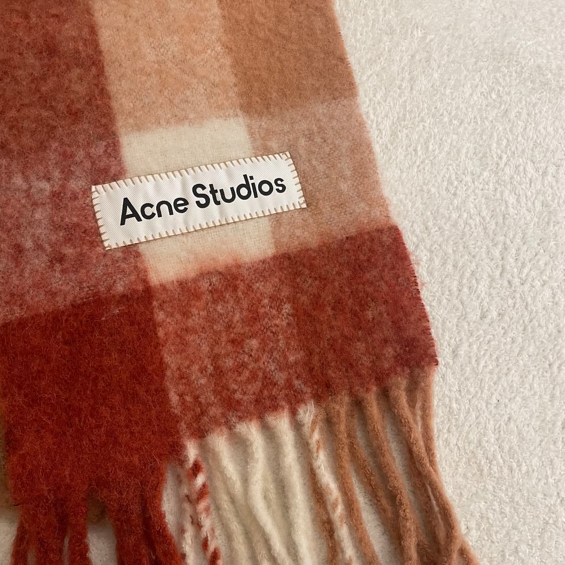 아크네스튜디오 레드체크 머플러 상품이미지1