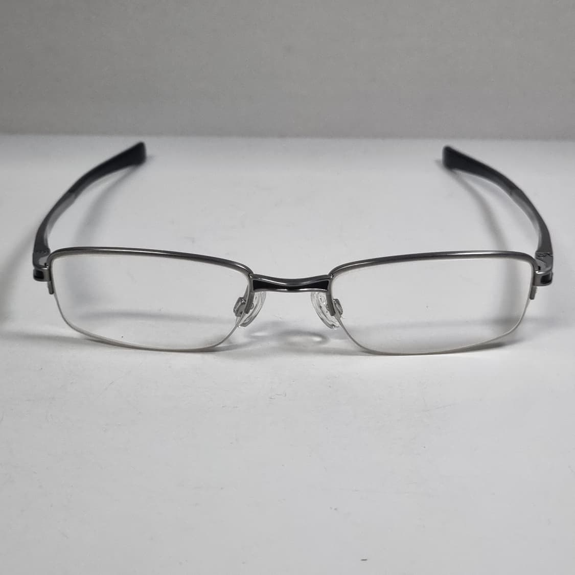 오클리 반무테 안경 캘리퍼 브러쉬드 크롬 상품이미지4