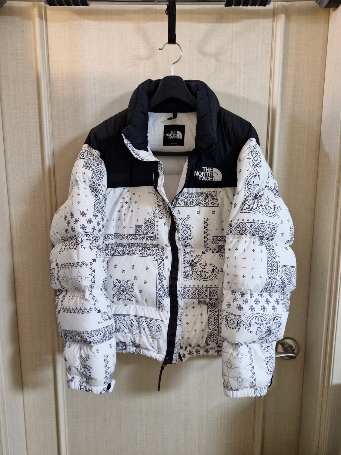 노스페이스 페이즐리 오프 화이트 눕시 패딩 XXL 상품이미지3