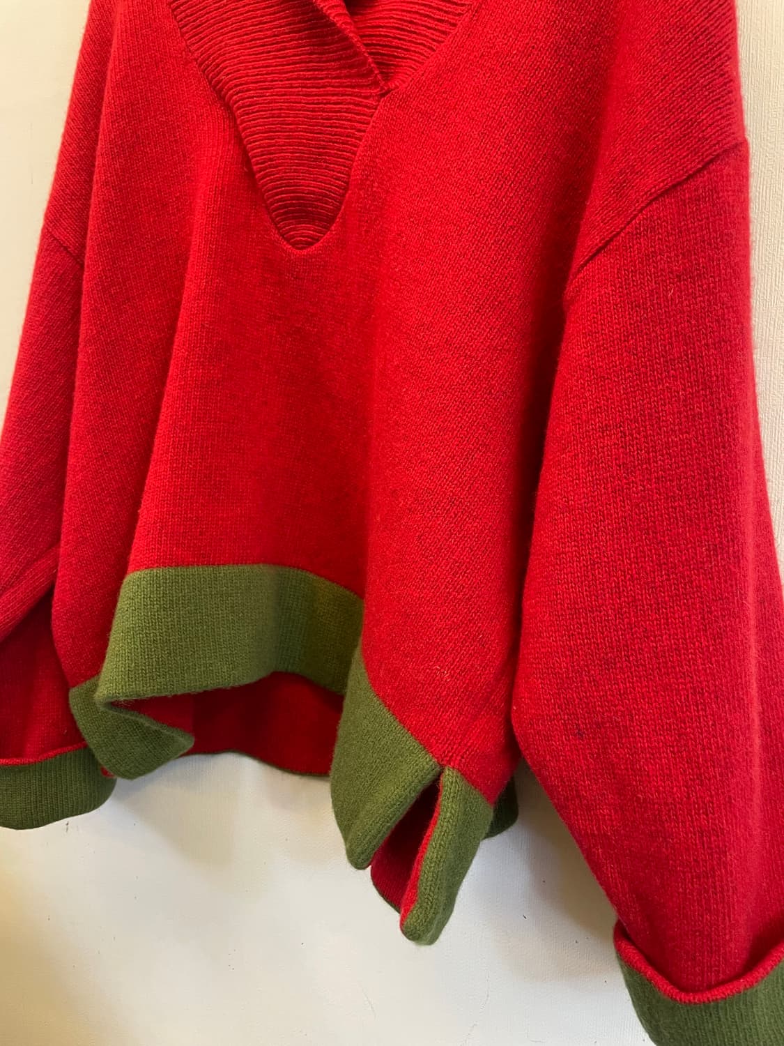 배색 레드니트 빨간니트 크리스마스니트 크리스마스룩 연말룩데이트룩 상품이미지2