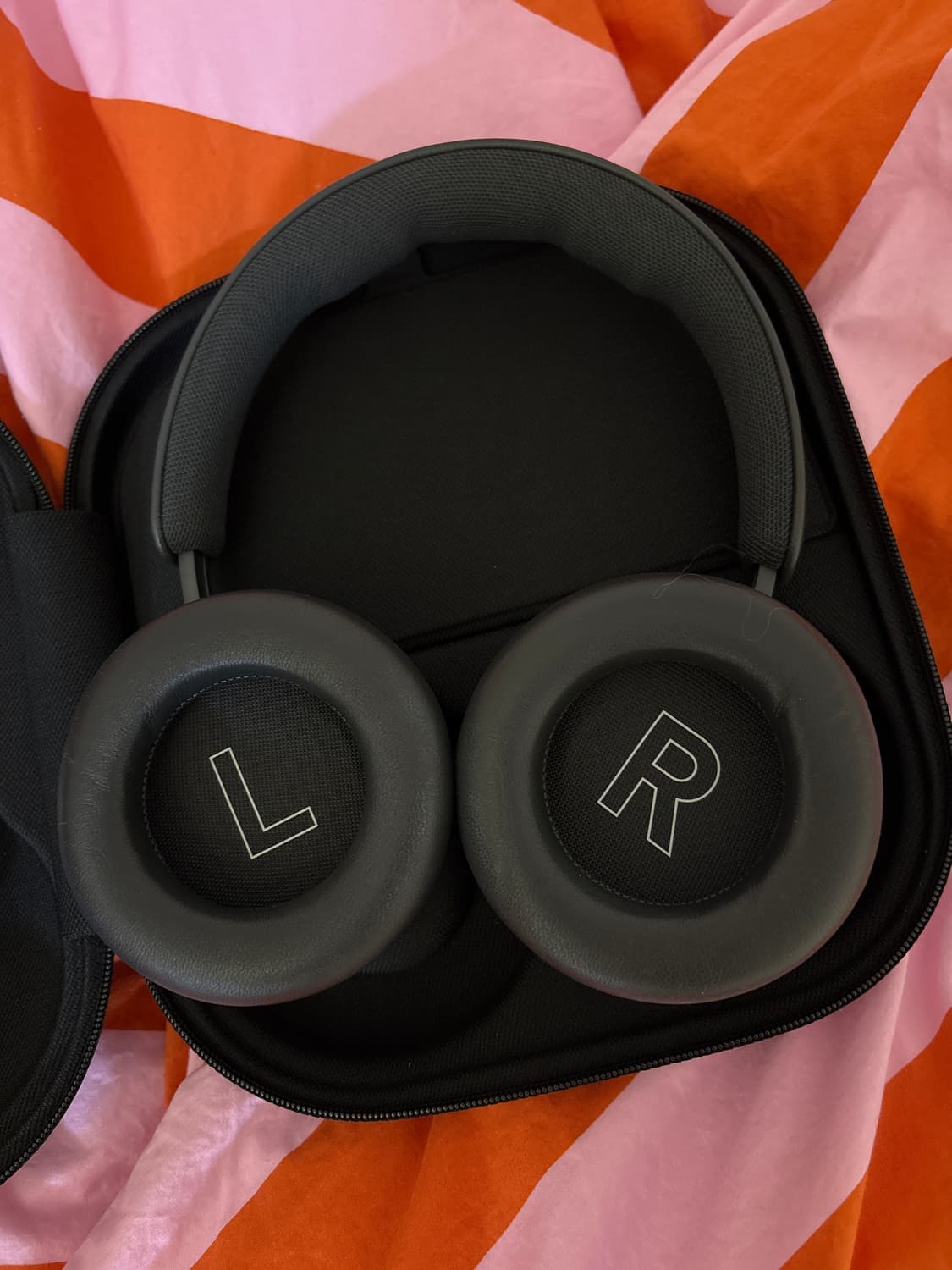 뱅앤올룹슨 베오플레이 HX 헤드폰 블랙 상품이미지3