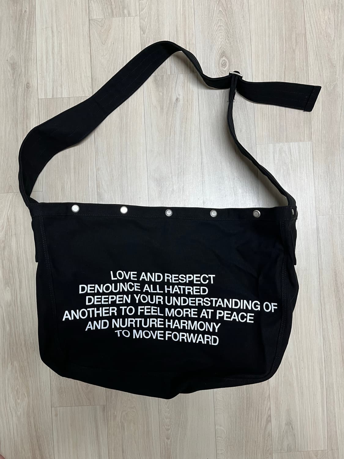 서피스에디션 TYPO BAG BLACK 상품이미지4