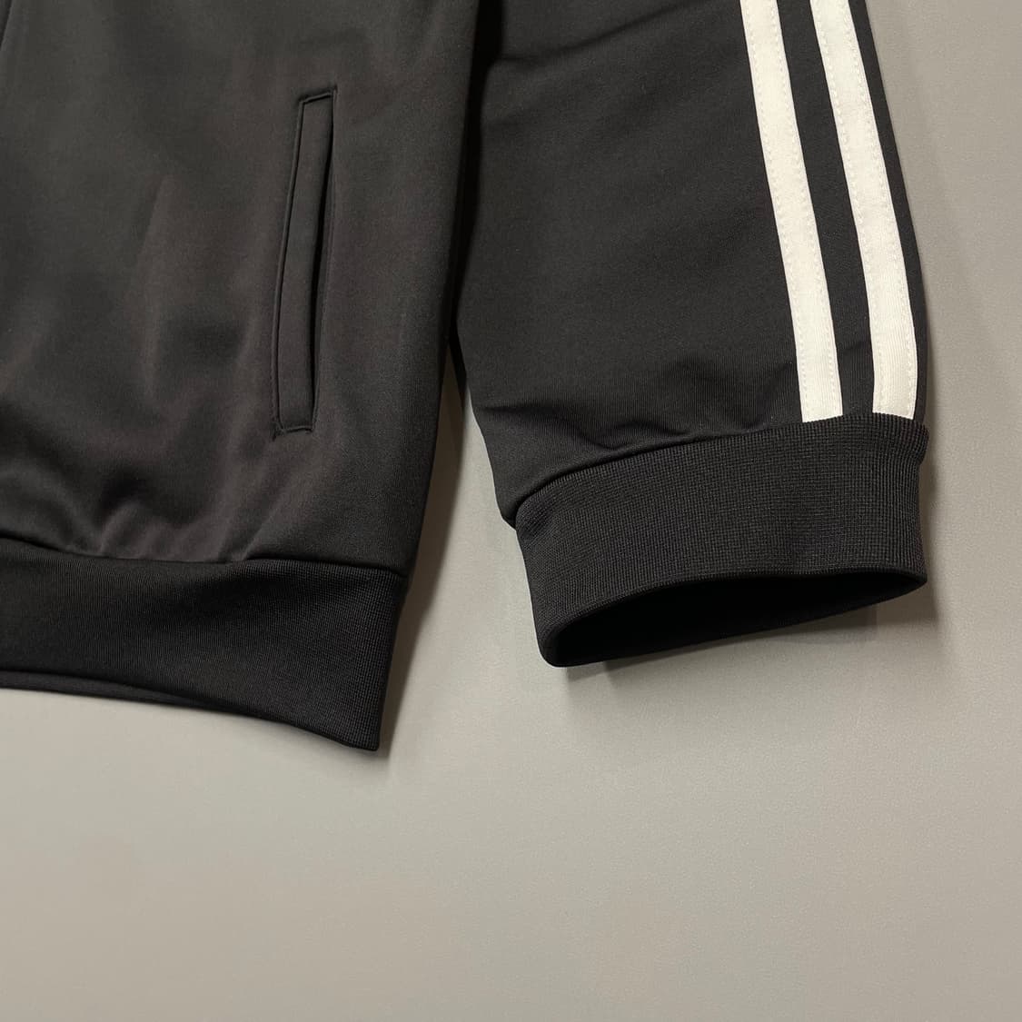  아디다스 삼각로고 져지 블랙 82 [041504] 상품이미지5