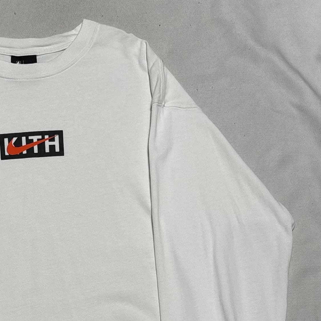 L 나이키 X 키스 뉴옥 닉스 화이트 롱슬리브 상품이미지1