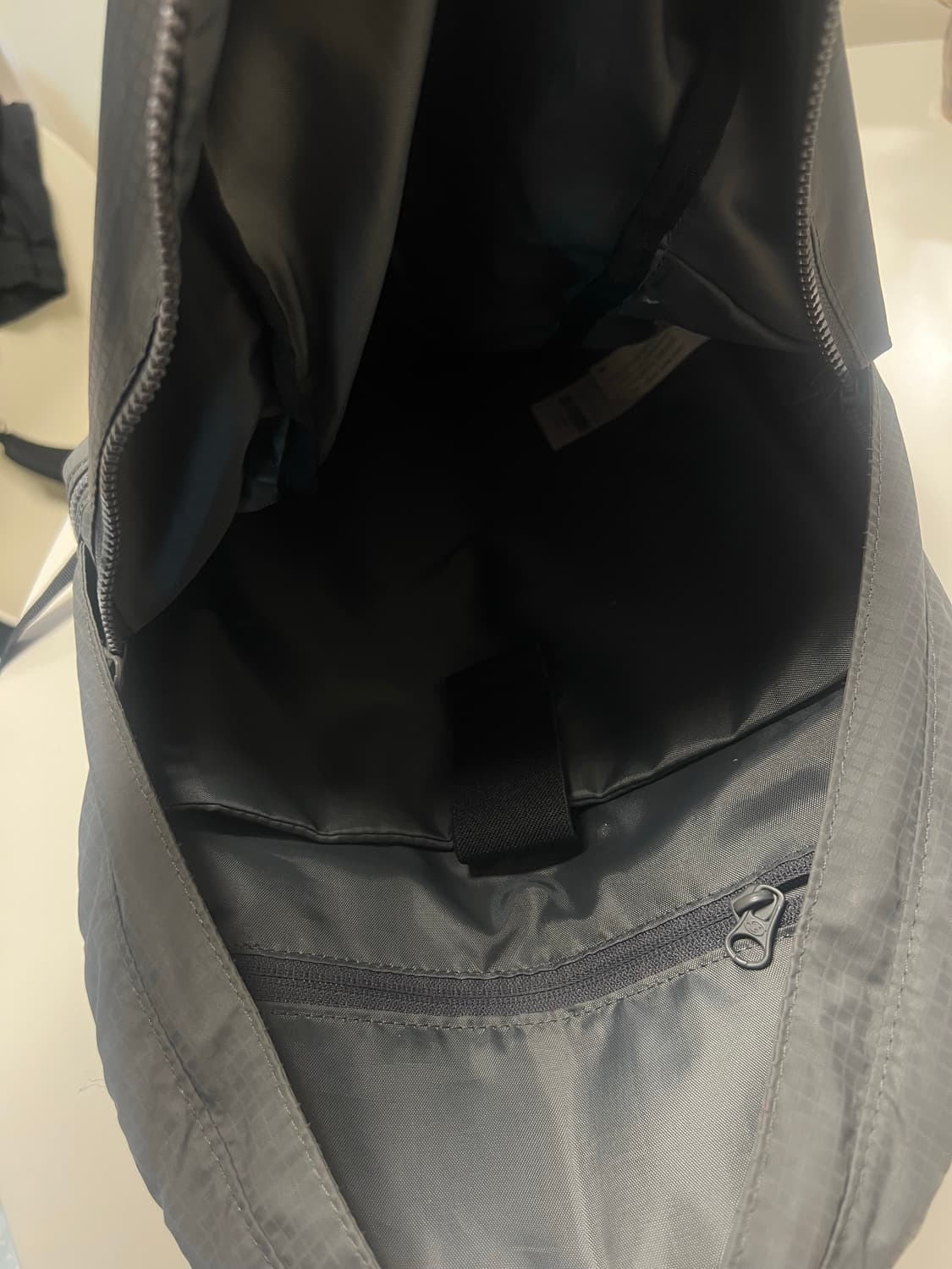 산산기어 백팩 LASER DOT BACKPACK 차콜 상품이미지7