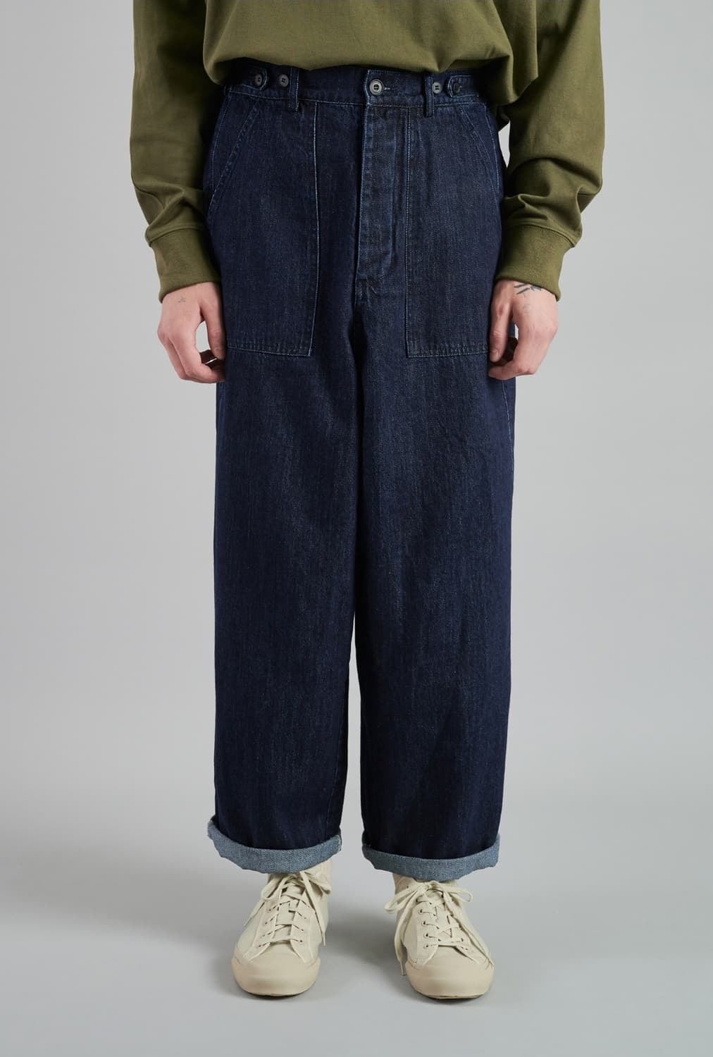 더만(THEMANN) 핀턱 뒷 밴딩 와이드 팬츠 50size 상품이미지1