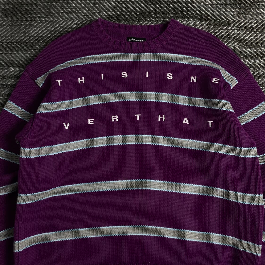 디스이즈네버댓 스트라이프 스펠아웃 박시핏 니트 y 3737 상품이미지5