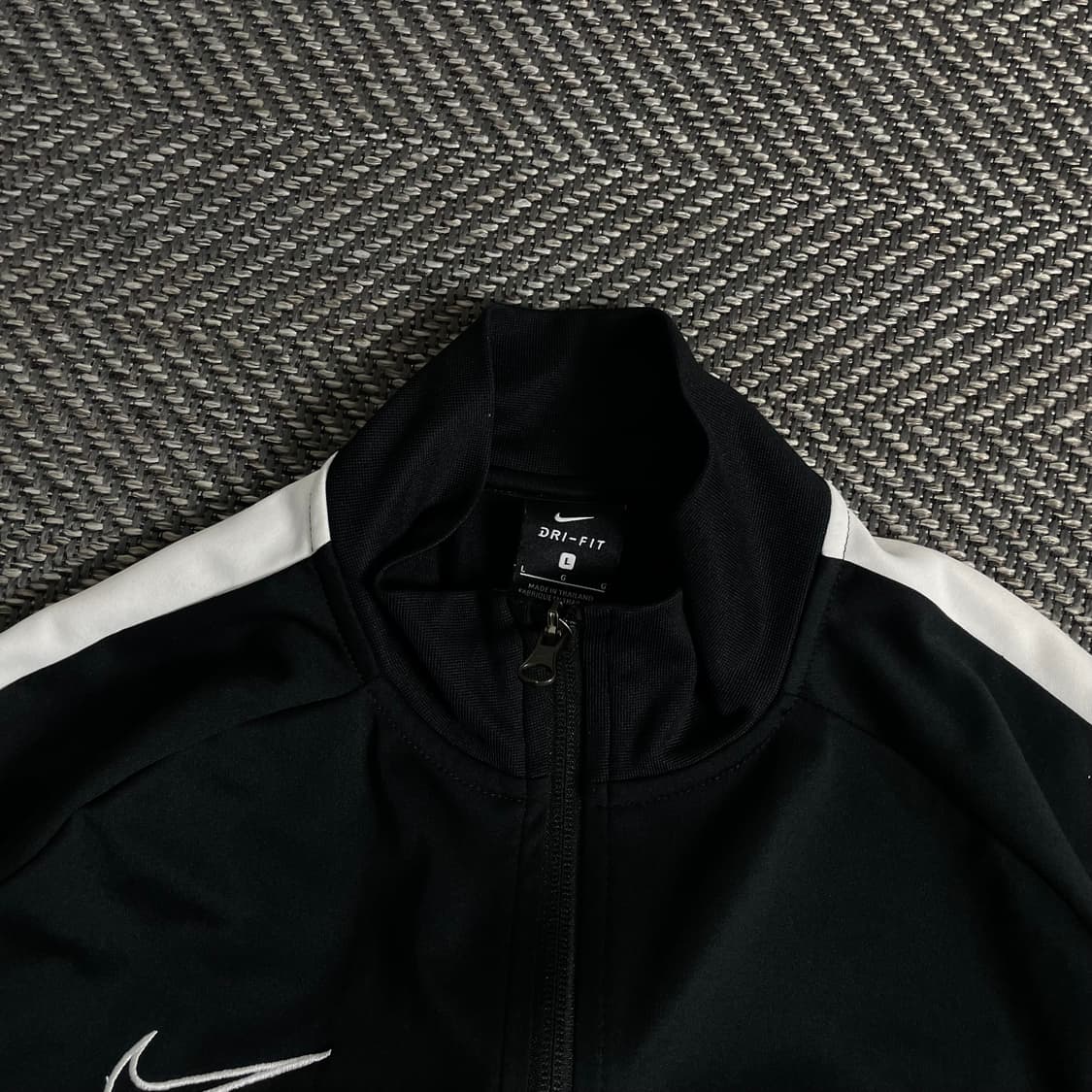 나이키 드라이핏 스우시로고 디테일 트레이닝 자켓  y 3450 상품이미지5